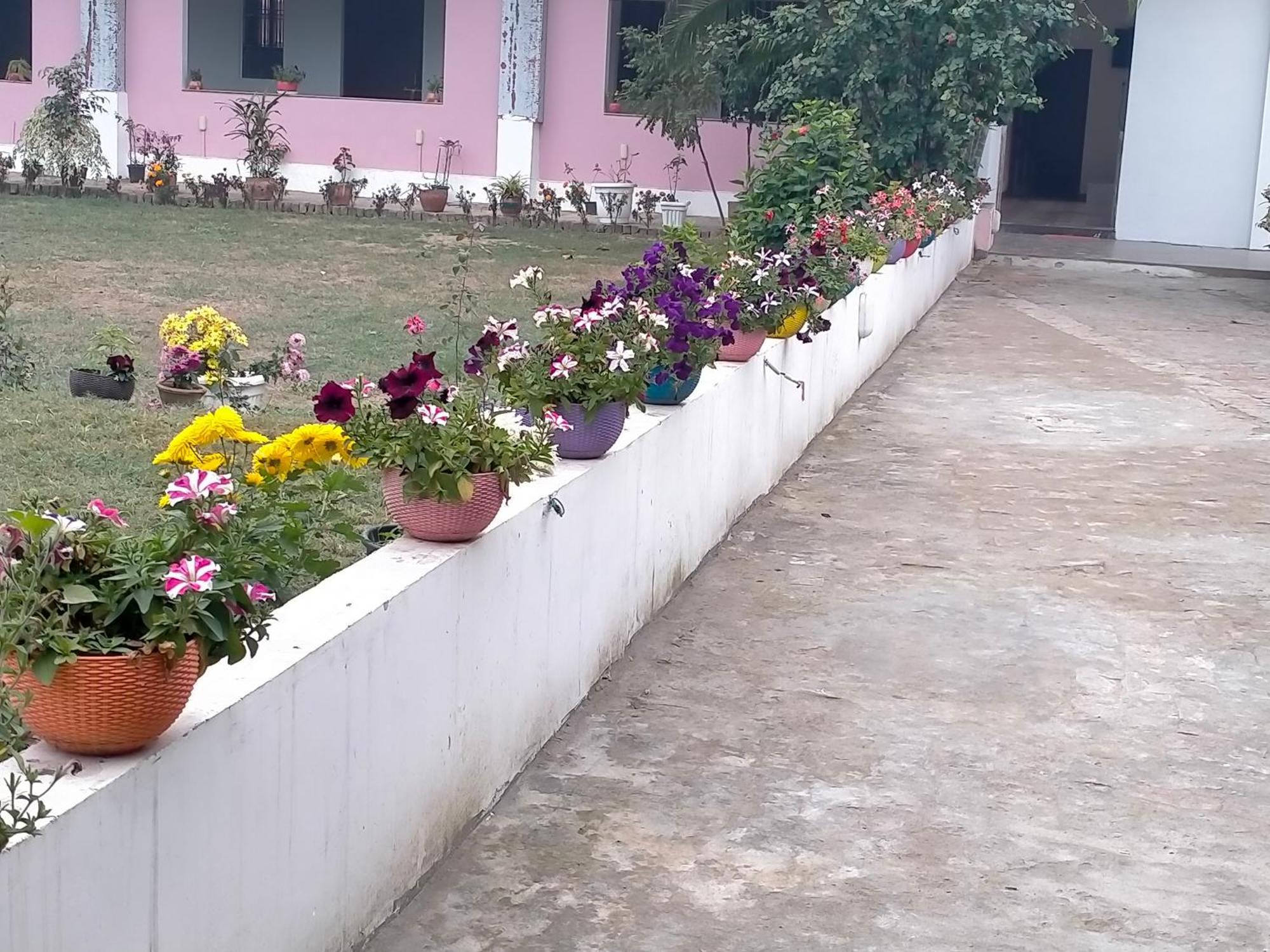 Vedic Villa Benares Buitenkant foto